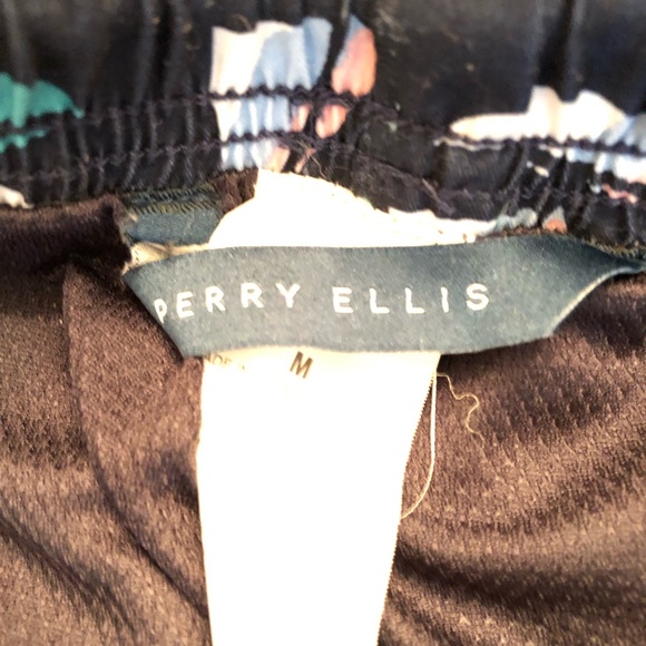 Perry Ellis very good condition men’s sailboat swim trunks size M - Picture 3 of 4